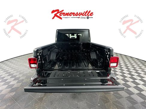 New 2025 Jeep Gladiator Sport image 14