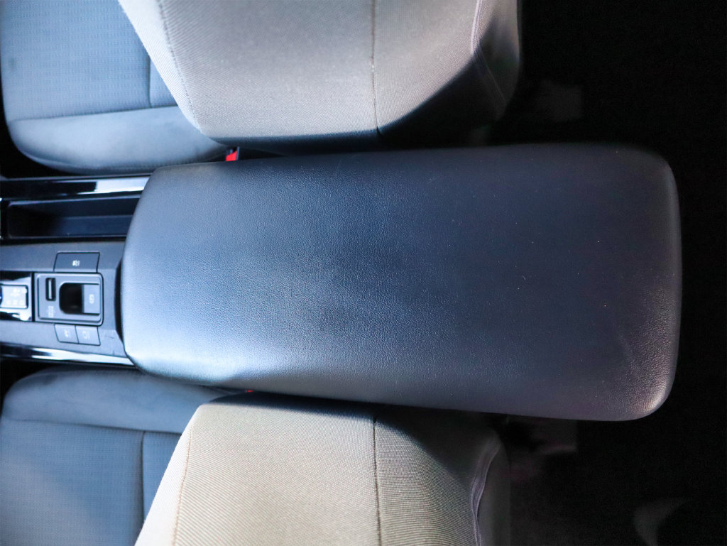 Used 2024 Toyota Prius LE AWD/4WD image 41