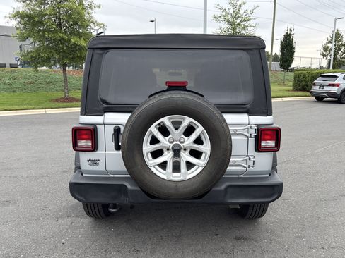 Used 2023 Jeep Wrangler Unlimited Sport AWD/4WD image 8