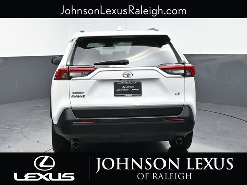 Used 2020 Toyota RAV4 LE FWD image 8