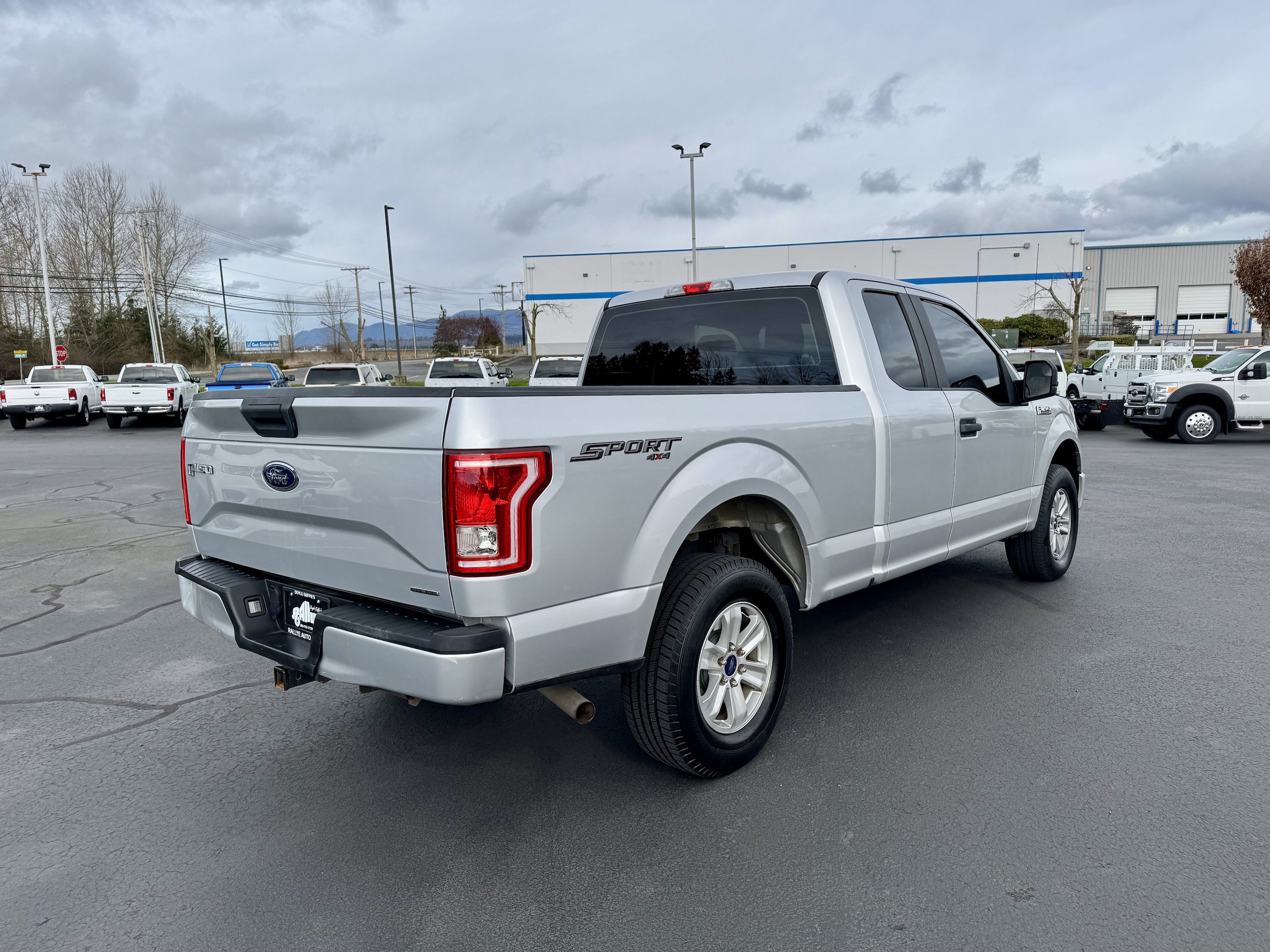 Used 2016 Ford F150 XL w/ Equipment Group 101A Mid AWD/4WD image 4