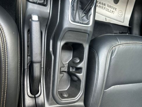 Used 2025 Jeep Wrangler Unlimited Sport AWD/4WD image 16