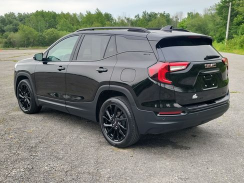 Used 2023 GMC Terrain SLT w/ Infotainment Package II AWD/4WD image 7