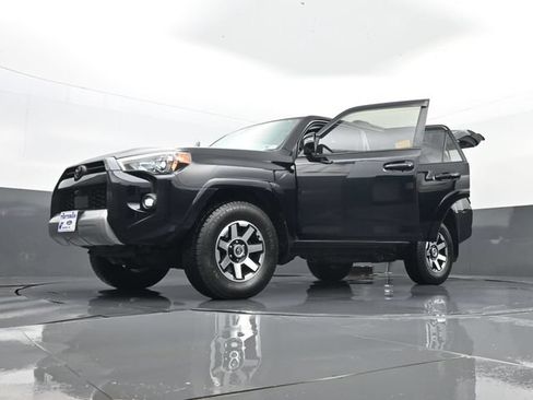 Used 2022 Toyota 4Runner TRD Off-Road Premium AWD/4WD image 35