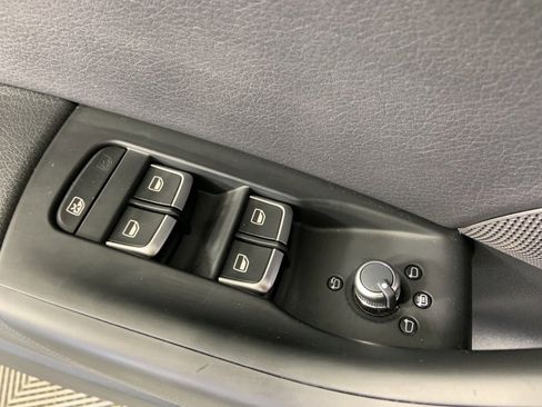 Used 2017 Audi Q3 2.0T Prestige w/ Prestige Package image 24