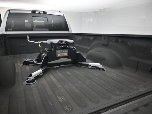 Used 2022 RAM 3500 Limited w/ Night Edition AWD/4WD image 9