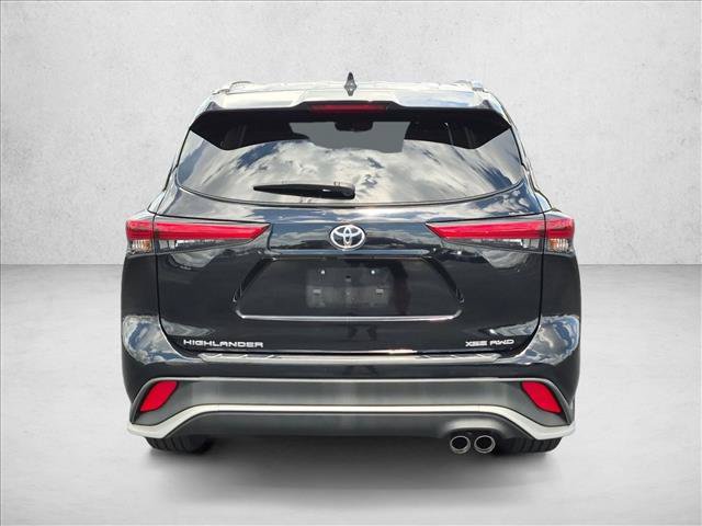 Used 2022 Toyota Highlander XSE AWD/4WD image 7
