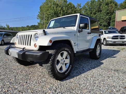 Used 2010 Jeep Wrangler Sahara w/ Dual Top Group AWD/4WD image 4