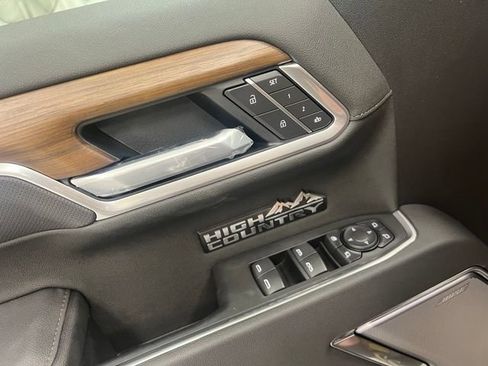 New 2026 Chevrolet Silverado 1500 High Country AWD/4WD image 14
