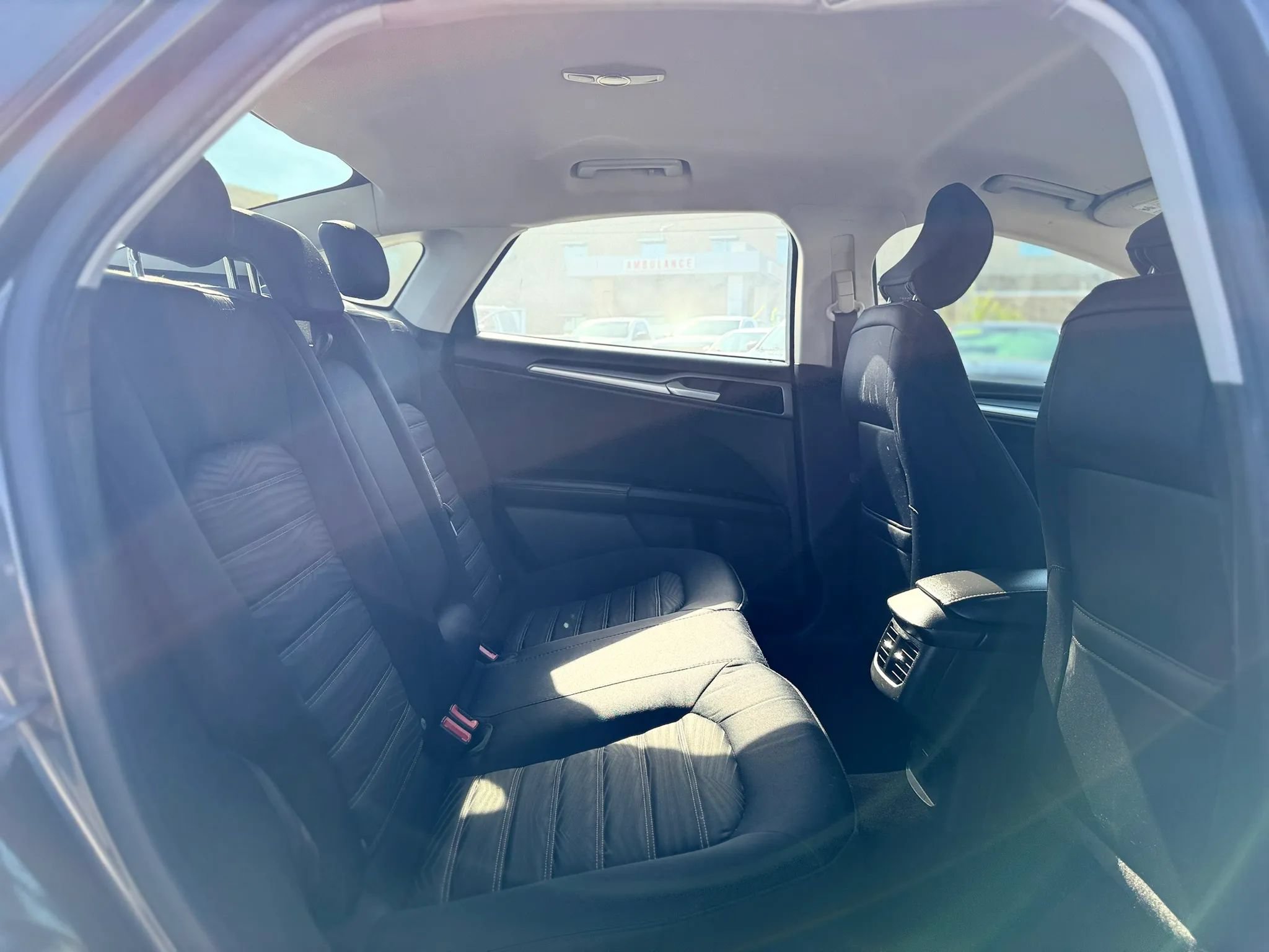 Used 2016 Ford Fusion SE FWD image 23