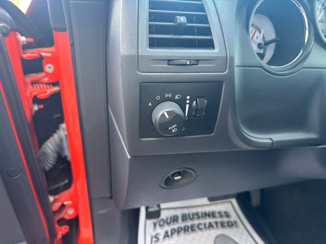 Used 2010 Dodge Challenger R/T RWD image 9