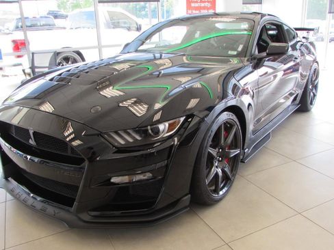 Used 2020 Ford Mustang Shelby GT500 w/ Carbon Fiber Track Pack image 3