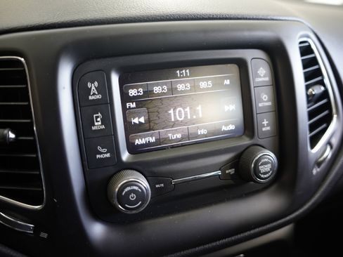 Used 2018 Jeep Compass Latitude w/ Safe & Security Group image 18