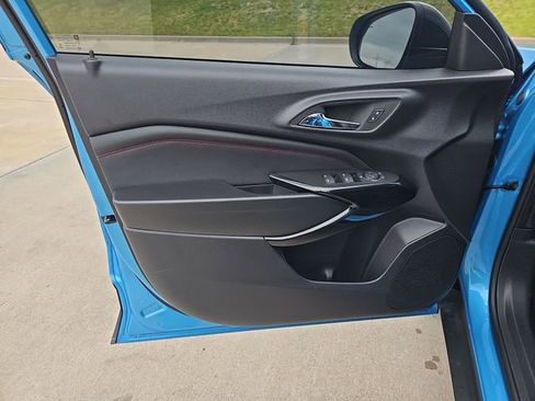 New 2026 Chevrolet Trax RS w/ Sunroof Package FWD image 21