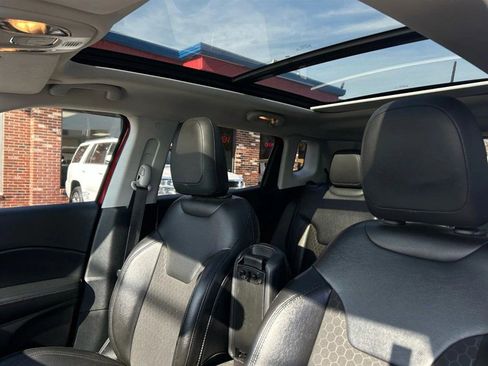 Used 2020 Jeep Compass Latitude AWD/4WD image 19