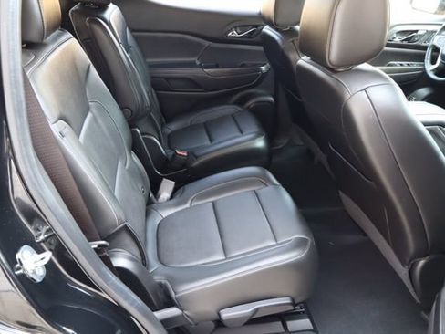 Used 2023 GMC Acadia SLT w/ Technology Package AWD/4WD image 19
