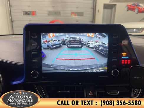 Used 2022 Toyota C-HR XLE FWD image 26