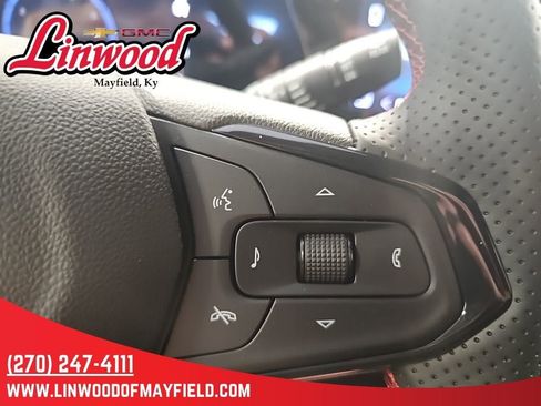 New 2026 Chevrolet Trax RS w/ Sunroof Package FWD image 20