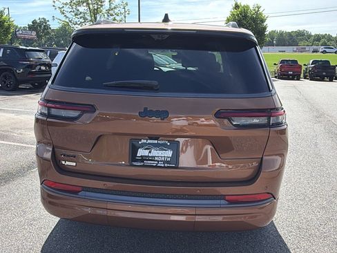 New 2026 Jeep Grand Cherokee L Limited AWD/4WD image 9