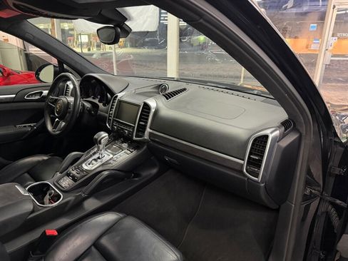 Used 2016 Porsche Cayenne GTS image 39