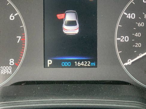 Used 2025 Toyota Corolla LE image 31