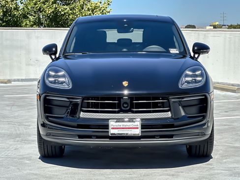 Certified 2026 Porsche Macan AWD/4WD image 11