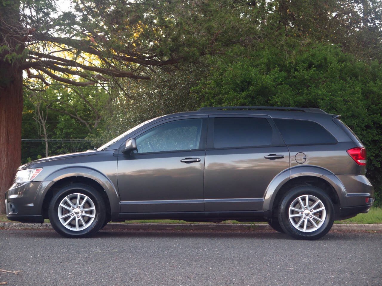 Used 2015 Dodge Journey SXT w/ Flexible Seating Group AWD/4WD image 2