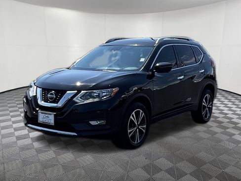 Used 2020 Nissan Rogue SV AWD/4WD image 3