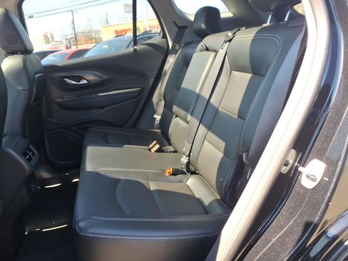 Used 2023 GMC Terrain SLT w/ Infotainment Package II image 20