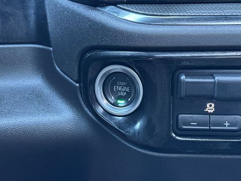 Used 2025 Chevrolet Silverado 1500 ZR2 w/ Technology Package image 22