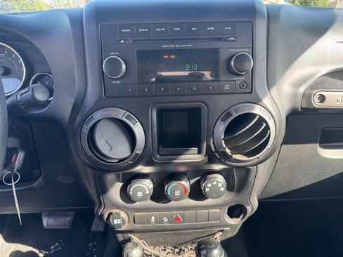 Used 2014 Jeep Wrangler Sport AWD/4WD image 12