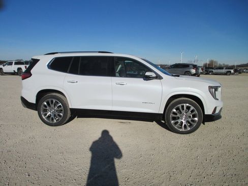 New 2026 GMC Acadia Denali w/ Super Cruise Package image 3