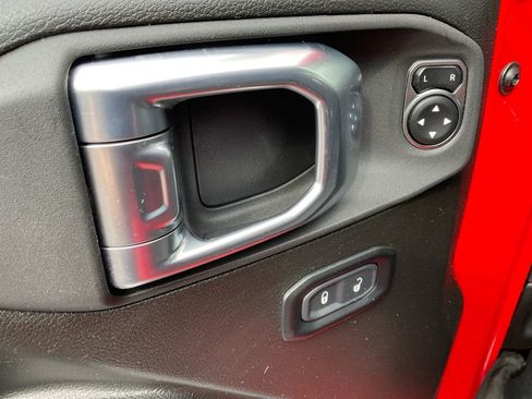 Used 2024 Jeep Wrangler Sport S image 28