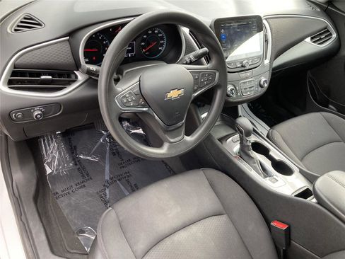 Used 2024 Chevrolet Malibu LT image 10