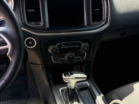 Used 2015 Dodge Charger SXT RWD image 20