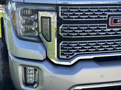 Used 2020 GMC Sierra 3500 Denali w/ Denali Ultimate Package AWD/4WD image 10