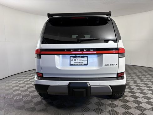 Used 2024 Lexus GX 550 image 6