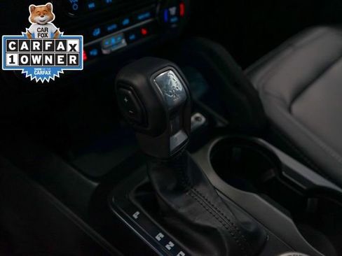 Used 2025 Ford Bronco Badlands image 26