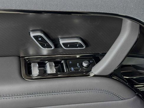 New 2025 Land Rover Range Rover Sport SV Edition Two image 16