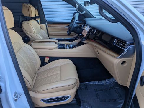 Used 2024 Jeep Grand Wagoneer Series III w/ Rear Seat Video Group 1 image 34