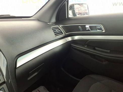 Used 2016 Ford Explorer XLT w/ Equipment Group 201A AWD/4WD image 23