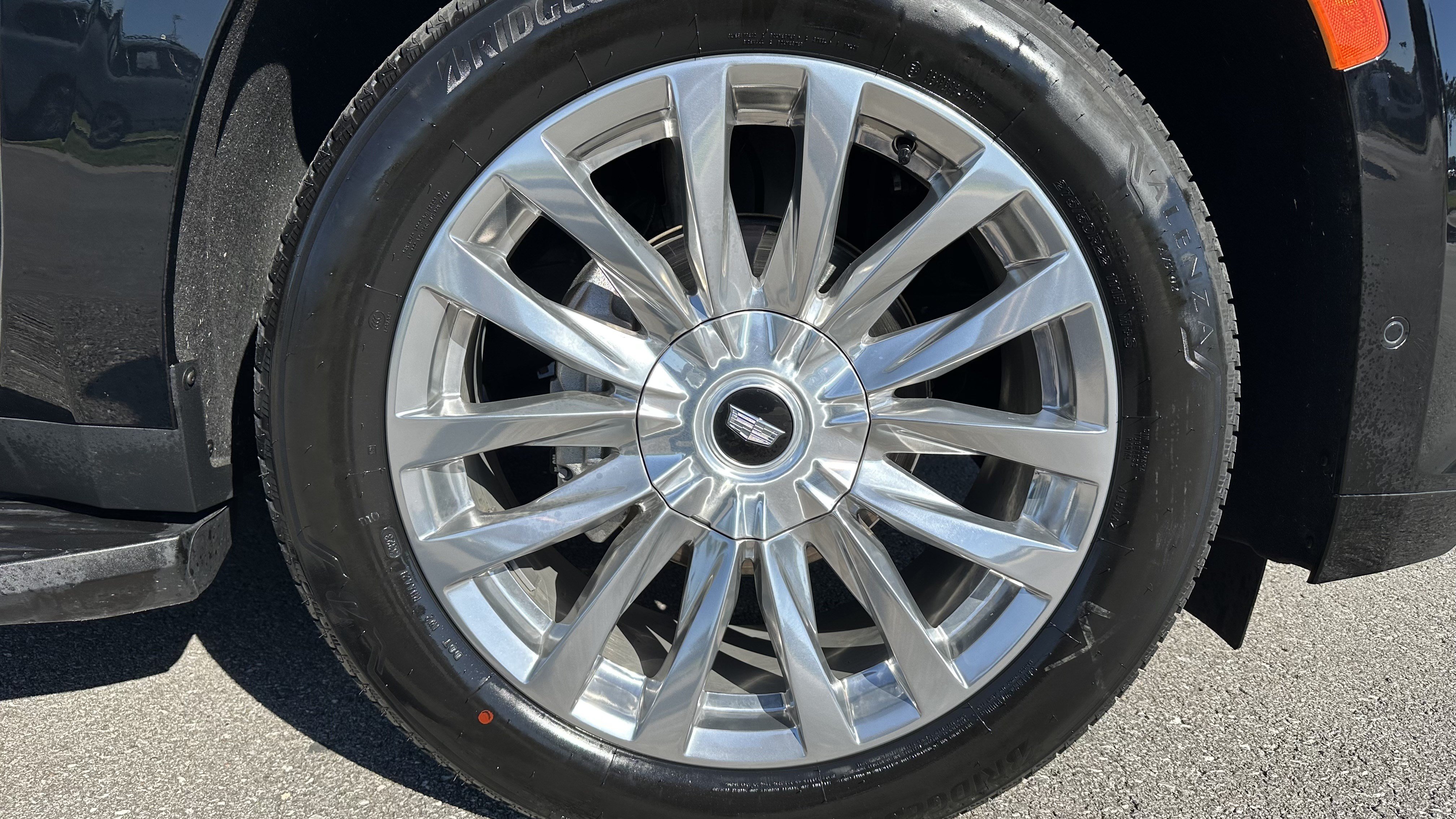 Used 2022 Cadillac Escalade Premium Luxury Platinum AWD/4WD image 15