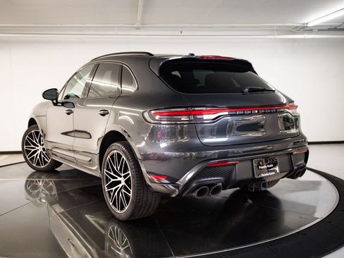 Certified 2024 Porsche Macan AWD/4WD image 3