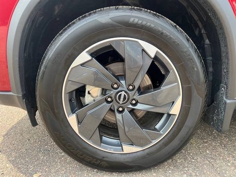 Used 2025 Nissan Rogue SV w/ SV Premium Package AWD/4WD image 18