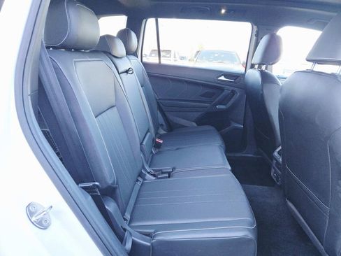 Used 2022 Volkswagen Tiguan SE R-Line image 15