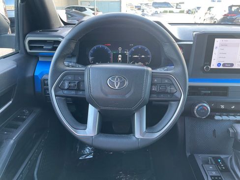 Used 2025 Toyota Tacoma TRD Off-Road image 28