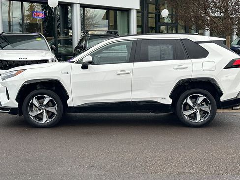 Used 2023 Toyota RAV4 SE w/ Weather & Moonroof Package image 7