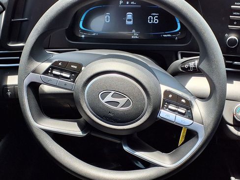 Certified 2024 Hyundai Elantra SE FWD image 20