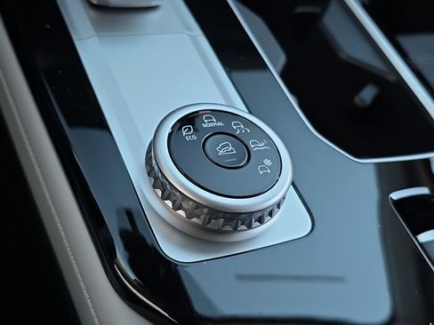 New 2026 Mitsubishi Outlander SE image 22