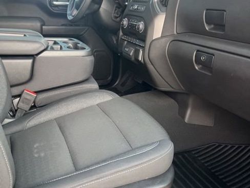 Used 2024 Chevrolet Silverado 1500 Custom image 10